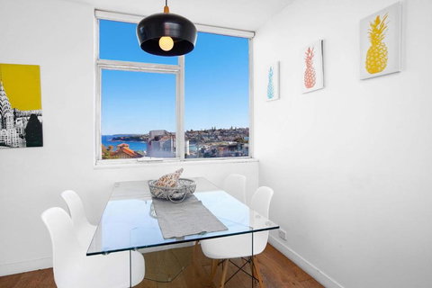 S16S - Bondi Vistas - Australian Directory 3