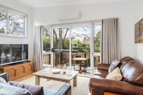 Sahaja Cottage Wentworth Falls - Australian Directory 3