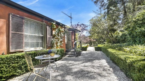 Saint Eloi Le Jardin - Australian Directory 2