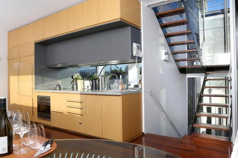 Saint George - The Townhouse - Australian Directory 3