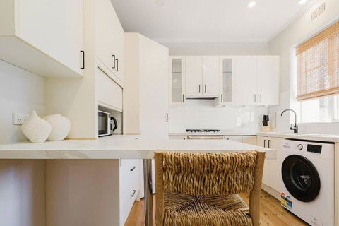 Salmon Calm - Trendy Velvet Allure By Albert Park - Australian Directory 1