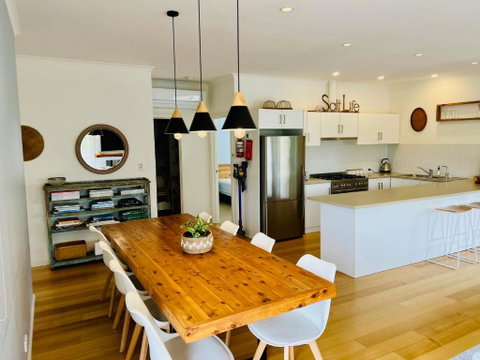 Salt Life - Pet Friendly Outside WIFI - Australian Directory 2