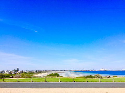 SALT @ North Beach WALLAROO (absolute Beachfront) - Australian Directory 0