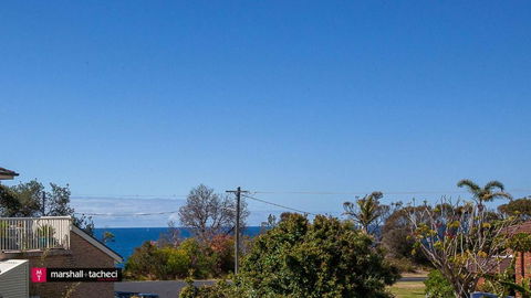 Salt Water Villa Bermagui Four Bedroom Central Location With Wifi - Australian Directory 1