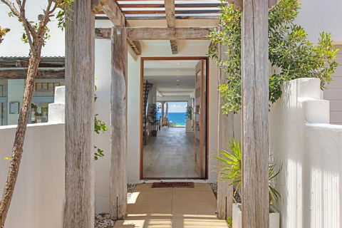 Saltwater Beach House - Australian Directory 3