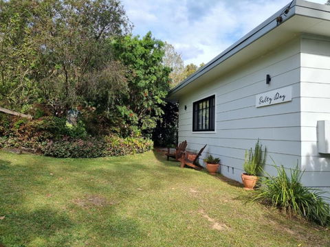 Salty Dog - Australian Directory 3