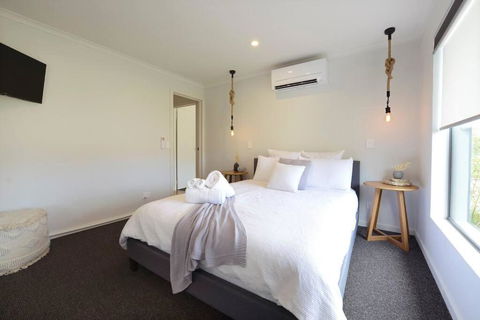 Salty Escape - Australian Directory 2