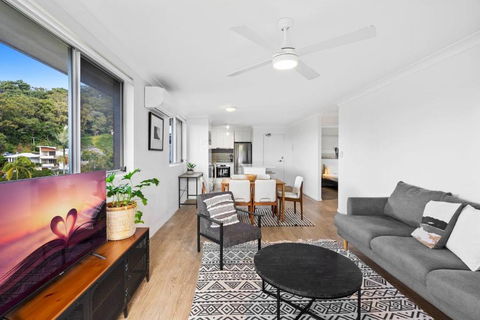 Salty Sea Breeze Apartment 500m To Waters Edge - Australian Directory 0