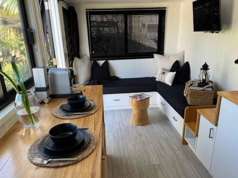SALTY SOUL KIAMA - Tiny House By The Ocean - Australian Directory 0