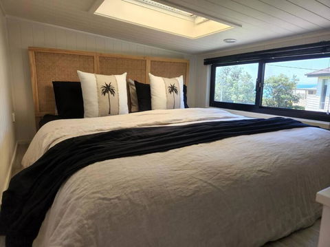 SALTY SOUL KIAMA - Tiny House By The Ocean - Australian Directory 1