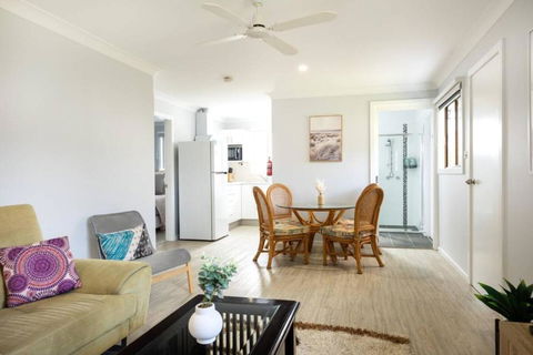 Salty Vibes - Australian Directory 3