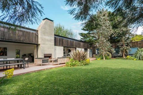 Samantha - Australian Directory 2