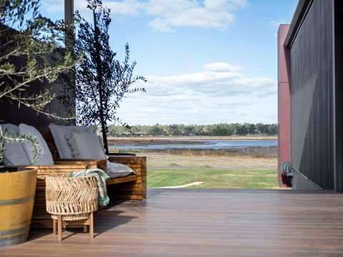 Samphire Chalet Peppermint - Australian Directory 2
