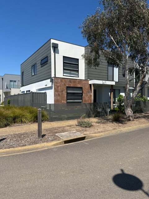 Sanary A Modern Beach Home In Martha Cove - Australian Directory 0