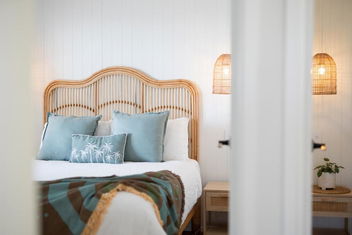Sanbis Cabin - Hidden Boutique Retreat, Sea Views with Australian Directory