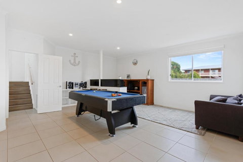 Sanctuary Lodge By Ready Set Stay - BYO LINEN & TOWELS - Australian Directory 1