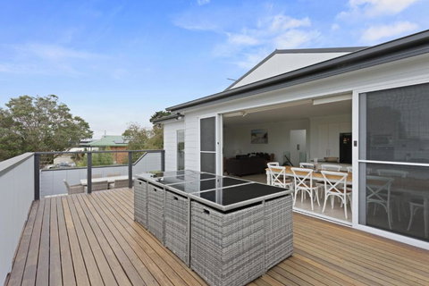 Sanctuary Lodge By Ready Set Stay - BYO LINEN & TOWELS - Australian Directory 0