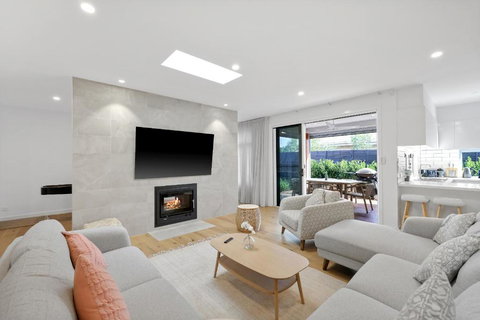 Sanctuary Of Hope By Ready Set Stay - Cowes - Australian Directory 1
