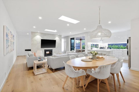 Sanctuary Of Hope By Ready Set Stay - Cowes - Australian Directory 2