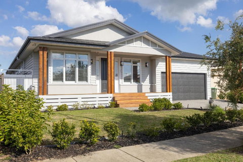 Sanctuary Of Hope By Ready Set Stay - Cowes - Australian Directory 0