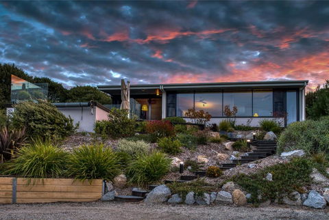 SALT Luxury Couples Villa - Australian Directory 3