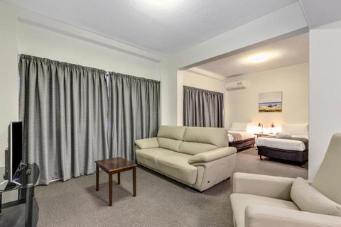 Rockhampton Riverside Central Hotel Official - Australian Directory 3