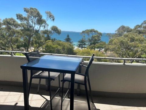 Rockingham Waterfront At Nautilus - Australian Directory 1