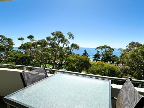 Rockingham Waterfront At Nautilus - Australian Directory 3
