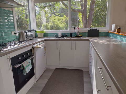 Sanders Beach House - Australian Directory 2