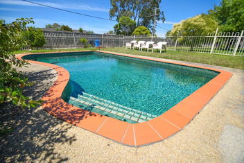 Sandown Heritage Motel with Australian Directory