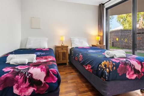 Sandbar Cape View Resort - Australian Directory 3