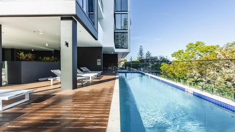 Sandbar Burleigh - Australian Directory 1