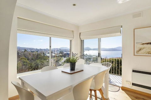 Sandcastle At Sandy Bay Perfect Location Views - Australian Directory 2