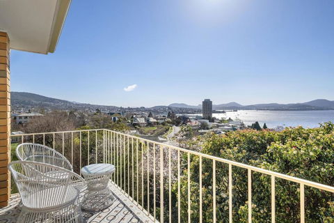 Sandcastle At Sandy Bay Perfect Location Views - Australian Directory 3