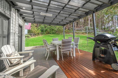 Sandlines At Hyams Beach - Australian Directory 3