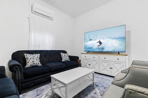 Sandown Beachside Cottage - Australian Directory 1