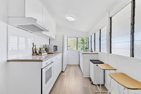 Sandown Beachside Cottage - Australian Directory 2