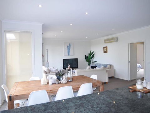 Sandpiper 3 - Close To Town And Beach - Australian Directory 0