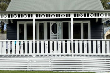Sandpiper - Charming Beach Villa with Australian Directory