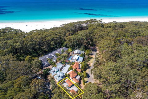Sandpiper, Hyams Beach - Australian Directory 1