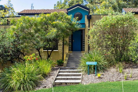 Sandpiper, Hyams Beach - Australian Directory 2