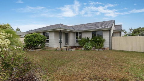 Sandstone Cove At Sandstone Point - Australian Directory 0