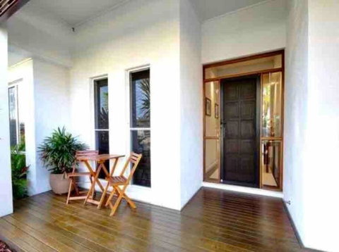 Sandstone Point Luxury 5 Bedroom Home - Australian Directory 3