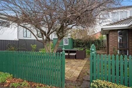 Sandy Bay Cozy Cottage Close To CBD - Australian Directory 3