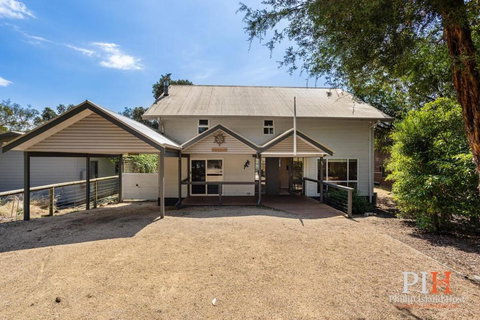 Sandy Bay Getaway W Spa 4 Bdr - Australian Directory 3