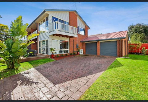 Sandy Bliss Walk To The Beach - Australian Directory 0