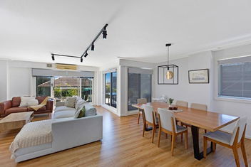 Sandy Cove Apartment The Entrance 8 with Australian Directory