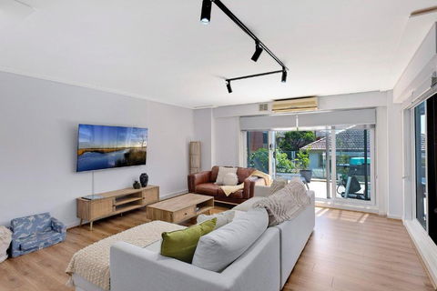 Sandy Cove Apartment The Entrance 8 - Australian Directory 1