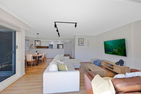 Sandy Cove Apartment The Entrance 8 - Australian Directory 2