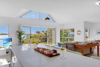 Sandy Cove with Australian Directory